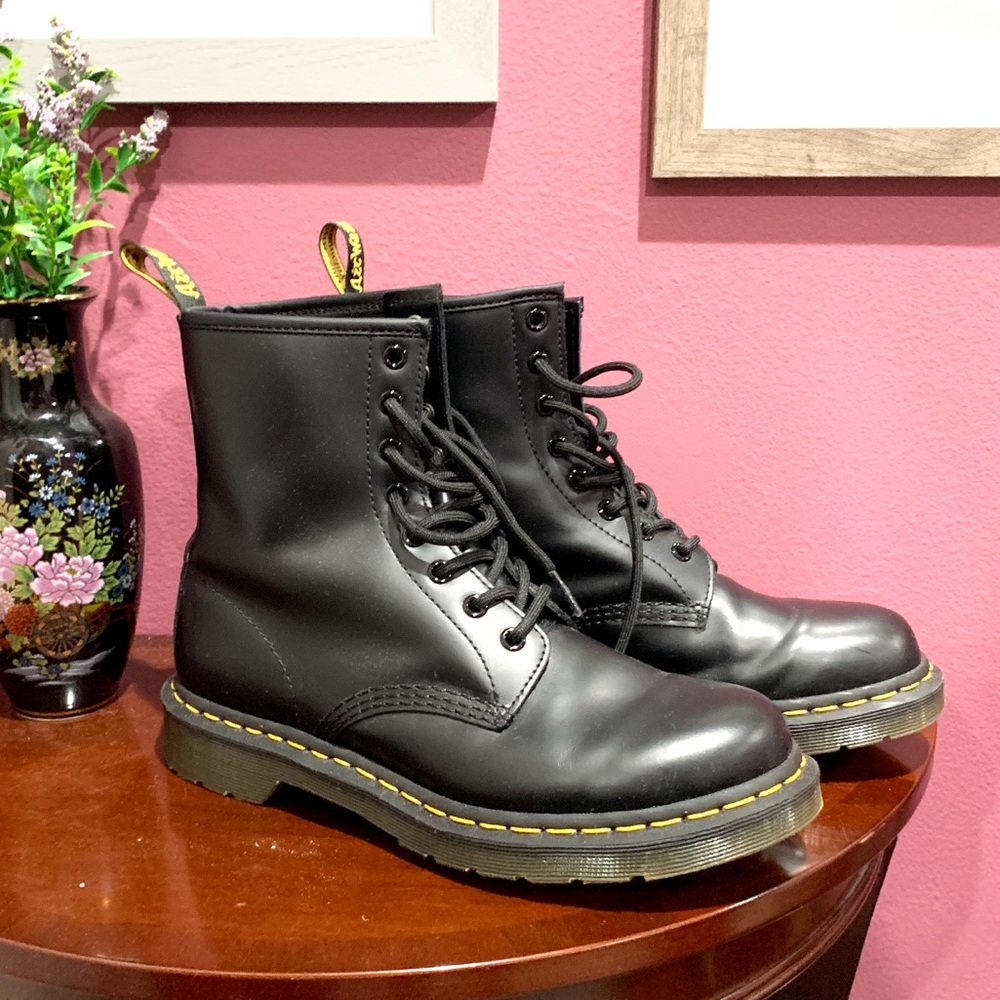 NEAR MINT Dr Marten's 1460
